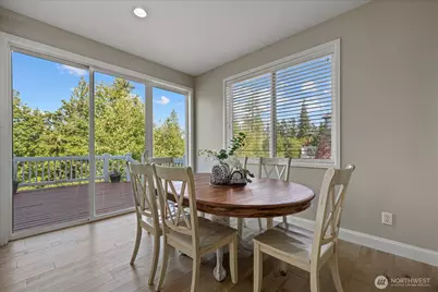 2046 277th Avenue SE, Sammamish, WA 98075 - Photo 5