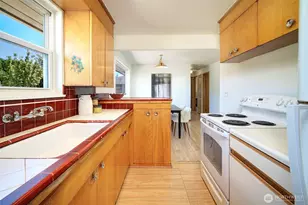 1924 NE 130th Pl, Seattle, WA 98125 - Photo 11