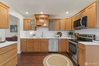 9715 NE Juanita Drive #210B, Kirkland, WA 98034 - Photo 13