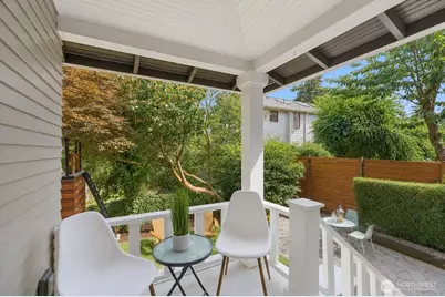 6408 Francis Avenue N, Seattle, WA 98103 - Photo 13