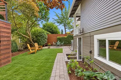 6408 Francis Avenue N, Seattle, WA 98103 - Photo 3