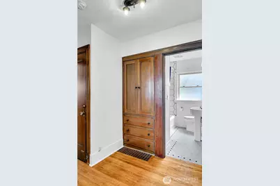 1916 11th Avenue W, Seattle, WA 98119 - Photo 15