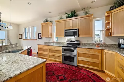 645 Monterey Avenue, Coupeville, WA 98239 - Photo 17