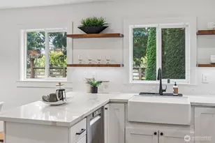 1302 NW 90th St, Seattle, WA 98117 - Photo 9
