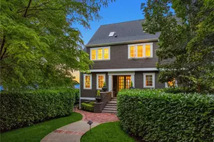 8916 Ferncliff Ave NE, Bainbridge Island, WA 98110 - Photo 5