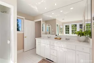 8916 Ferncliff Ave NE, Bainbridge Island, WA 98110 - Photo 27
