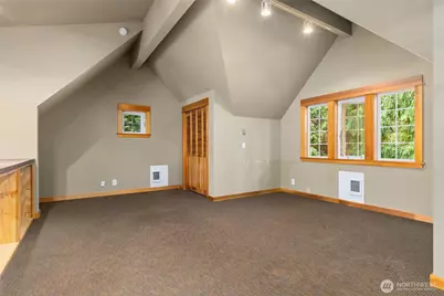 8916 Ferncliff Avenue NE, Bainbridge Island, WA 98110 - Photo 37