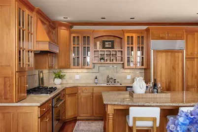 8916 Ferncliff Avenue NE, Bainbridge Island, WA 98110 - Photo 17
