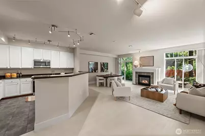 5535 Lakemont Boulevard SE #502, Bellevue, WA 98006 - Photo 3