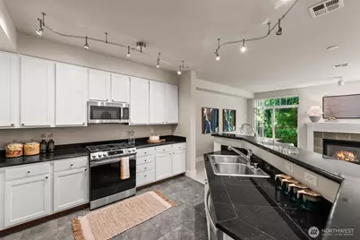 5535 Lakemont Boulevard SE #502, Bellevue, WA 98006 - Photo 7