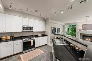 5535 Lakemont Blvd SE, Bellevue, WA 98006 - Photo 7