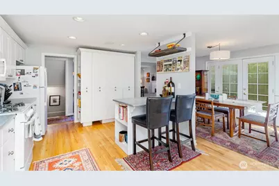 5051 Harold Place NE, Seattle, WA 98105 - Photo 9
