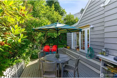 5051 Harold Place NE, Seattle, WA 98105 - Photo 23