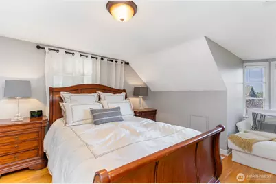5051 Harold Place NE, Seattle, WA 98105 - Photo 15