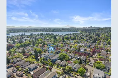 721 N 79th Street, Seattle, WA 98103 - Photo 33