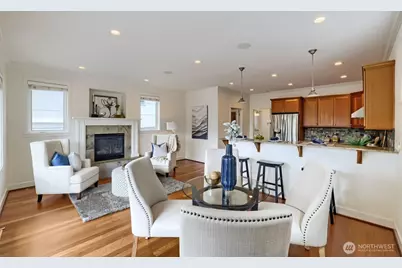 721 N 79th Street, Seattle, WA 98103 - Photo 11