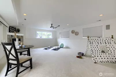 721 N 79th Street, Seattle, WA 98103 - Photo 23