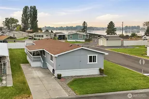 2240 W Broadway Ave, Moses Lake, WA 98837 - Photo 1