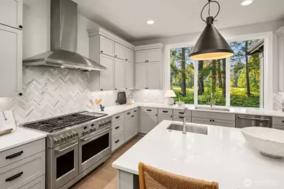 2025 211th Avenue NE, Sammamish, WA 98074 - Photo 13