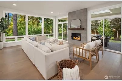 2025 211th Avenue NE, Sammamish, WA 98074 - Photo 9