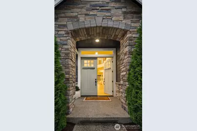 2025 211th Avenue NE, Sammamish, WA 98074 - Photo 3