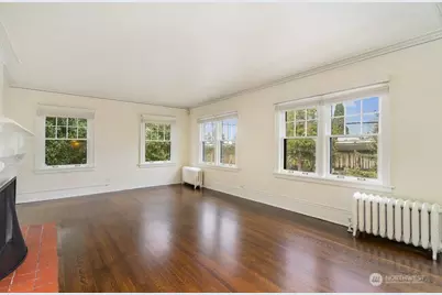 2906 Harvard Avenue E, Seattle, WA 98102 - Photo 9