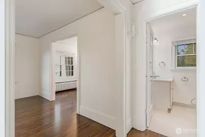 2906 Harvard Avenue E, Seattle, WA 98102 - Photo 25