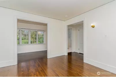 2906 Harvard Avenue E, Seattle, WA 98102 - Photo 19