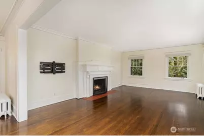 2906 Harvard Avenue E, Seattle, WA 98102 - Photo 7