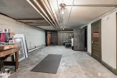 2906 Harvard Avenue E, Seattle, WA 98102 - Photo 31