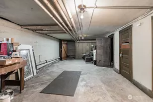 2906 Harvard Ave E, Seattle, WA 98102 - Photo 31