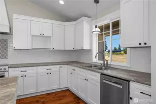 18443 Sargent Rd, Rochester, WA 98579 - Photo 7