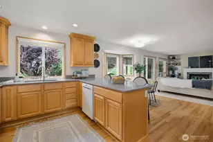 25417 Lake Wilderness Country Club Dr SE, Maple Valley, WA 98038 - Photo 9
