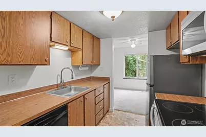 10021 SE 235th Place #B303, Kent, WA 98031 - Photo 5
