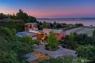 537 Jackson St, Port Townsend, WA 98368 - Photo 1