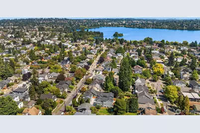 533 N 70th Street, Seattle, WA 98103 - Photo 33