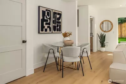 533 N 70th Street, Seattle, WA 98103 - Photo 15