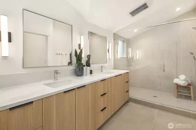 533 N 70th Street, Seattle, WA 98103 - Photo 21