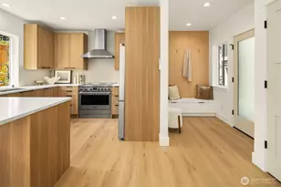 533 N 70th St, Seattle, WA 98103 - Photo 9
