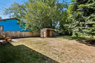 9227 Palatine Ave N, Seattle, WA 98103 - Photo 23