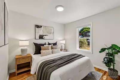 9227 Palatine Avenue N, Seattle, WA 98103 - Photo 13