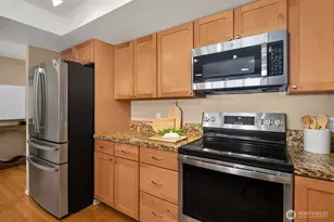 700 Crockett St, Seattle, WA 98109 - Photo 15