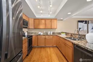 700 Crockett St, Seattle, WA 98109 - Photo 13