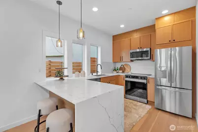 427 19th Avenue E, Seattle, WA 98112 - Photo 5