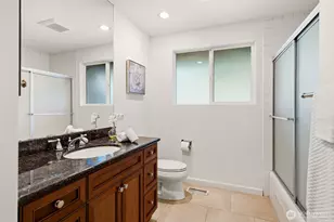 8626 NE 26th Pl, Clyde Hill, WA 98004 - Photo 21