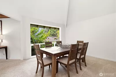 8626 NE 26th Place, Clyde Hill, WA 98004 - Photo 5