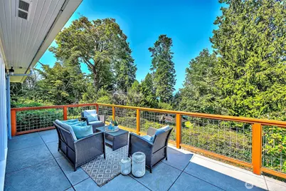 18516 Soundview Place, Edmonds, WA 98020 - Photo 11