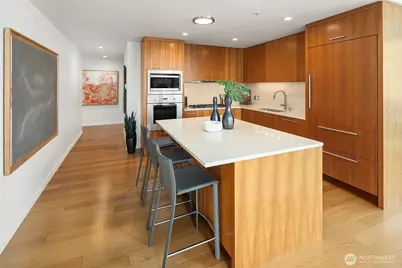 500 106th Avenue NE #905, Bellevue, WA 98004 - Photo 5