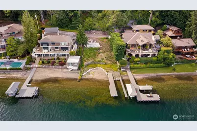 672 W Lake Sammamish Parkway NE, Bellevue, WA 98008 - Photo 3