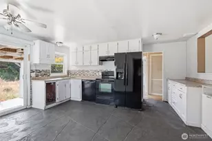 232 Bridgeway, Everett, WA 98201 - Photo 11